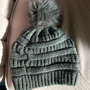 Gray Knit Pom-Pom Beanie